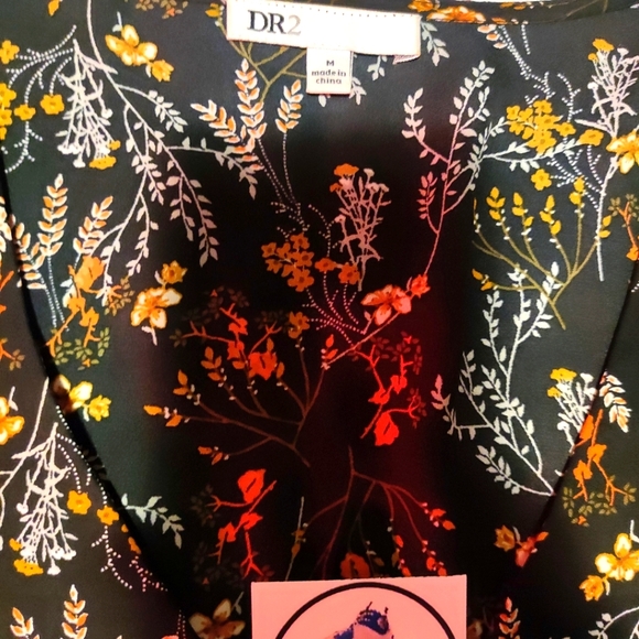 Women's Floral Top size Medium by DR2 - Picture 3 of 3